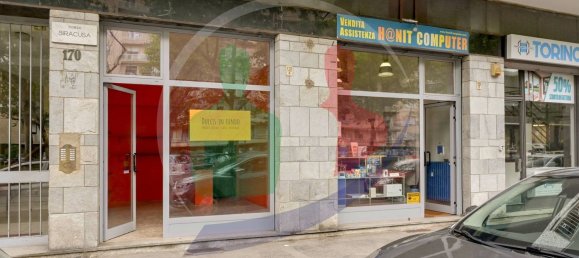 2 rooms Commercial property in Turin, Italy No. 80549 5