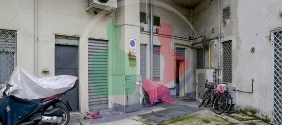 2 rooms Commercial property in Turin, Italy No. 80549 12