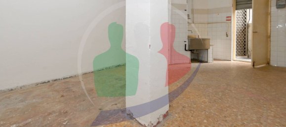 2 rooms Commercial property in Turin, Italy No. 80549 6