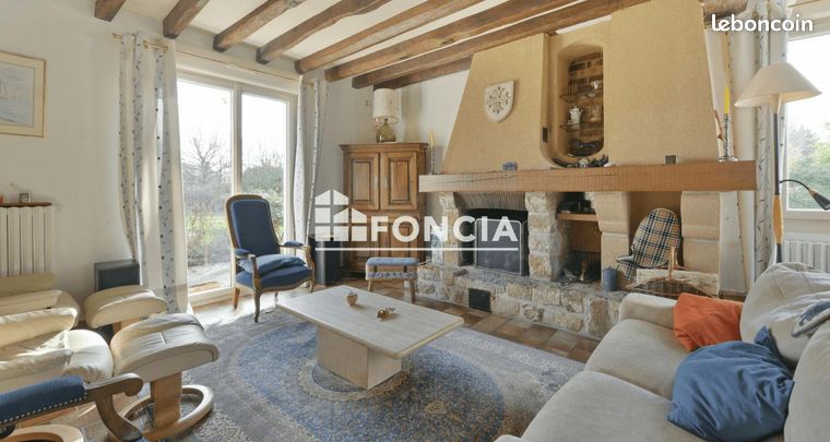 4 bedrooms Villa in Fresnay-sur-Sarthe, France No. 301958