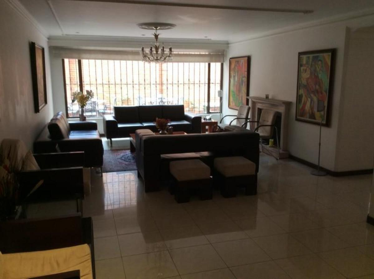 4 bedrooms House in Bogota, Colombia No. 12601