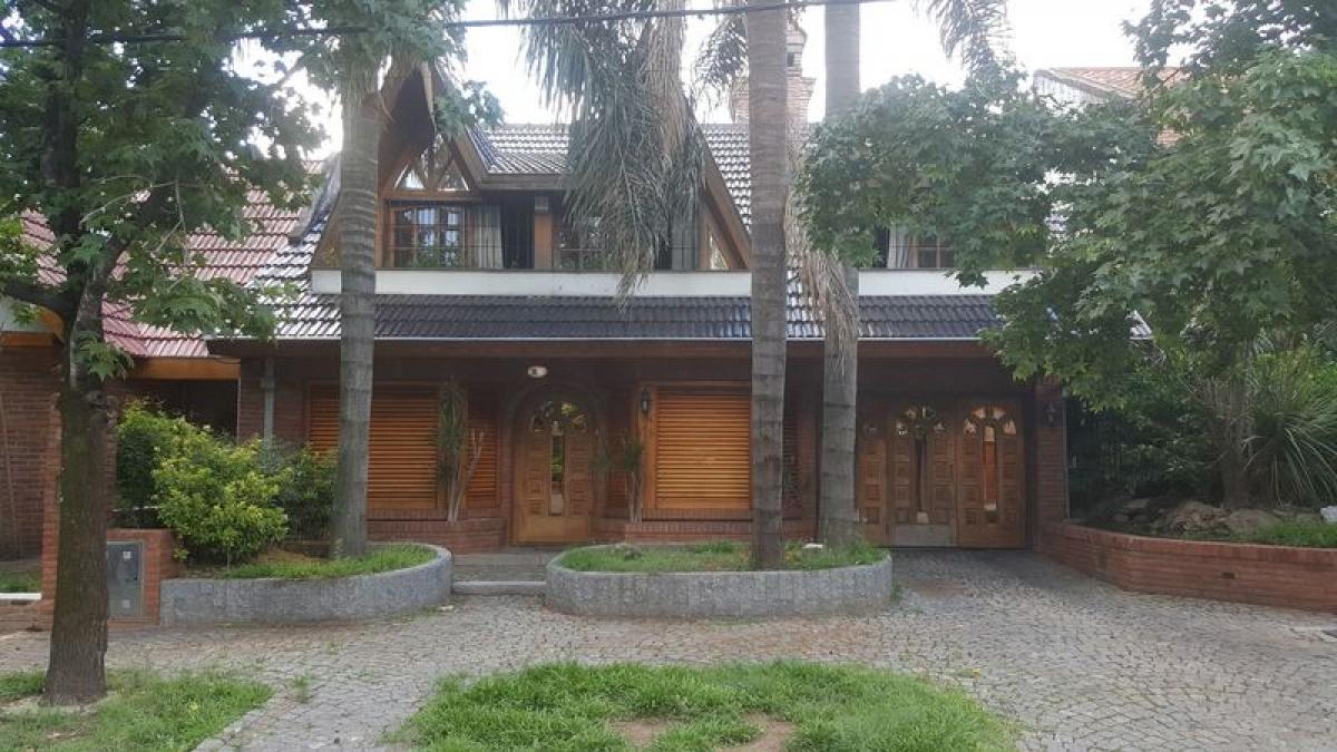 3 bedrooms House in Moron, Argentina No. 2826