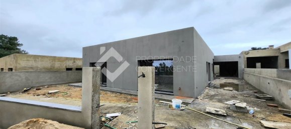 4 bedrooms House in Setubal, Portugal No. 100059 3