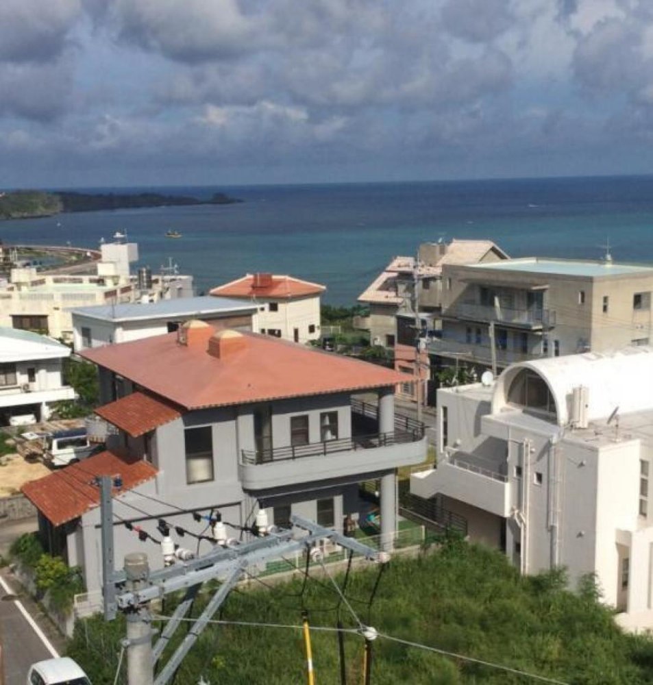 4 bedrooms House in Okinawa, Japan No. 2735
