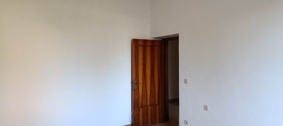 4 rooms Apartment in Borgo San Lorenzo, Italy No. 124433 8