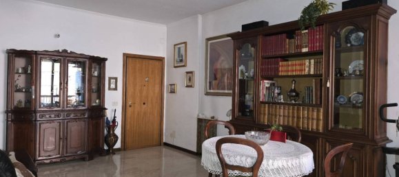 2 bedrooms Apartment in Rome, Italy No. 222475 11