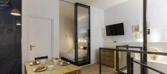 5 bedrooms Apartment in Paris, France No. 173419 7