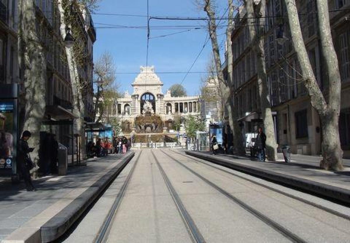 4 bedrooms Condo in Marseille, France No. 13311