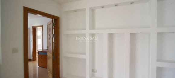 4 bedrooms Bungalow in Iklin, Malta No. 9643 18