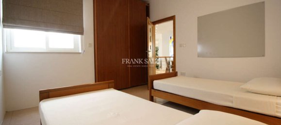 4 bedrooms Bungalow in Iklin, Malta No. 9643 17