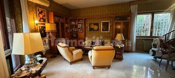 4 Schlafzimmer Villa in Rome, Italy, Nr. 140923 2