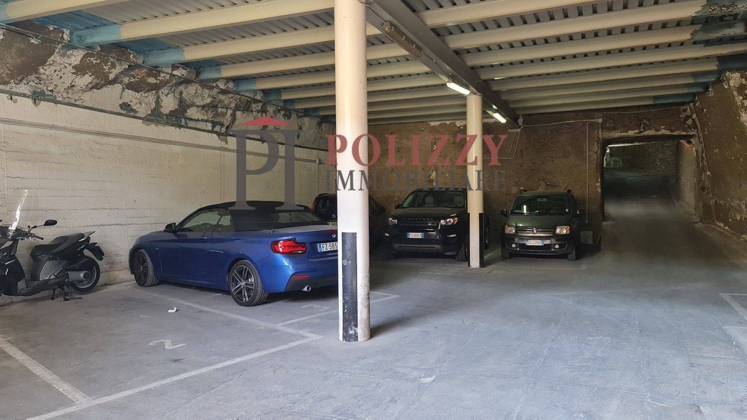 15m² Parking in Naples, Italy No. 72109
