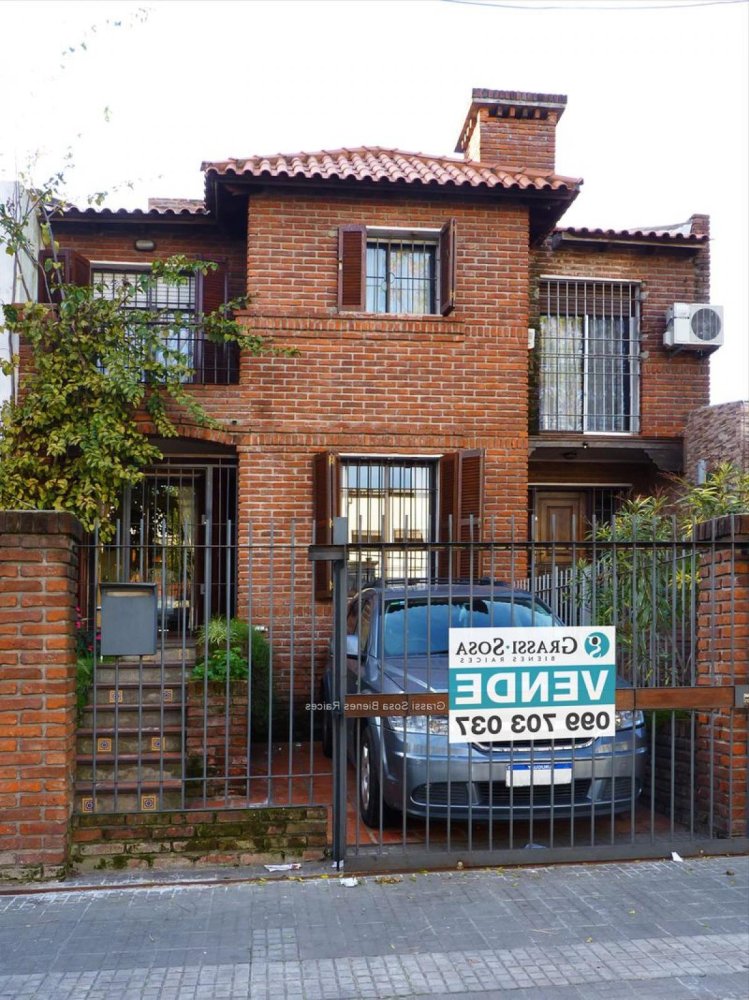 3 bedrooms House in Montevideo, Uruguay No. 10985