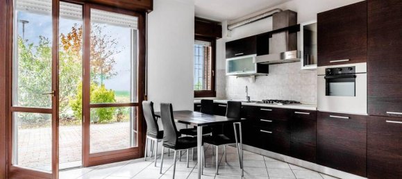 Apartamento de 3 divisões em Calderara di Reno, Italy N.º 162745 6