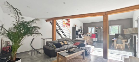 3 Schlafzimmer Haus in Occhiatana, France, Nr. 211463 4