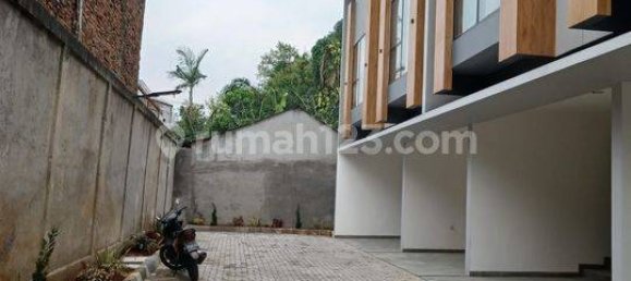 3 bedrooms House in Kebon Jeruk, Indonesia No. 1411 3