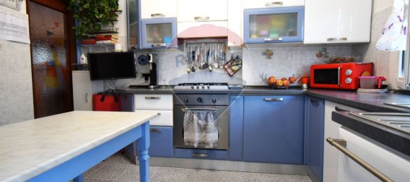 3 bedrooms Apartment in Livorno, Italy No. 295028 5