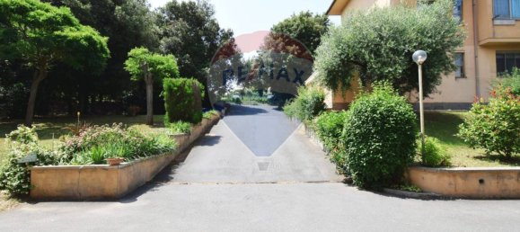 3 bedrooms Apartment in Livorno, Italy No. 295028 2