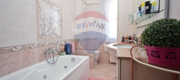 3 bedrooms Apartment in Livorno, Italy No. 295028 10