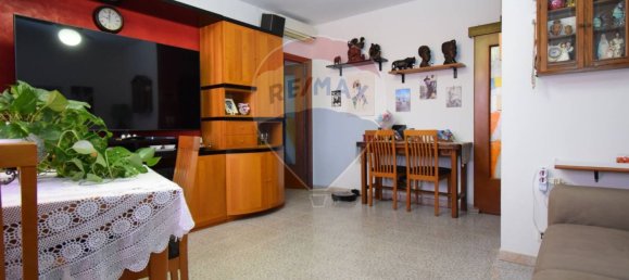 3 bedrooms Apartment in Livorno, Italy No. 295028 4