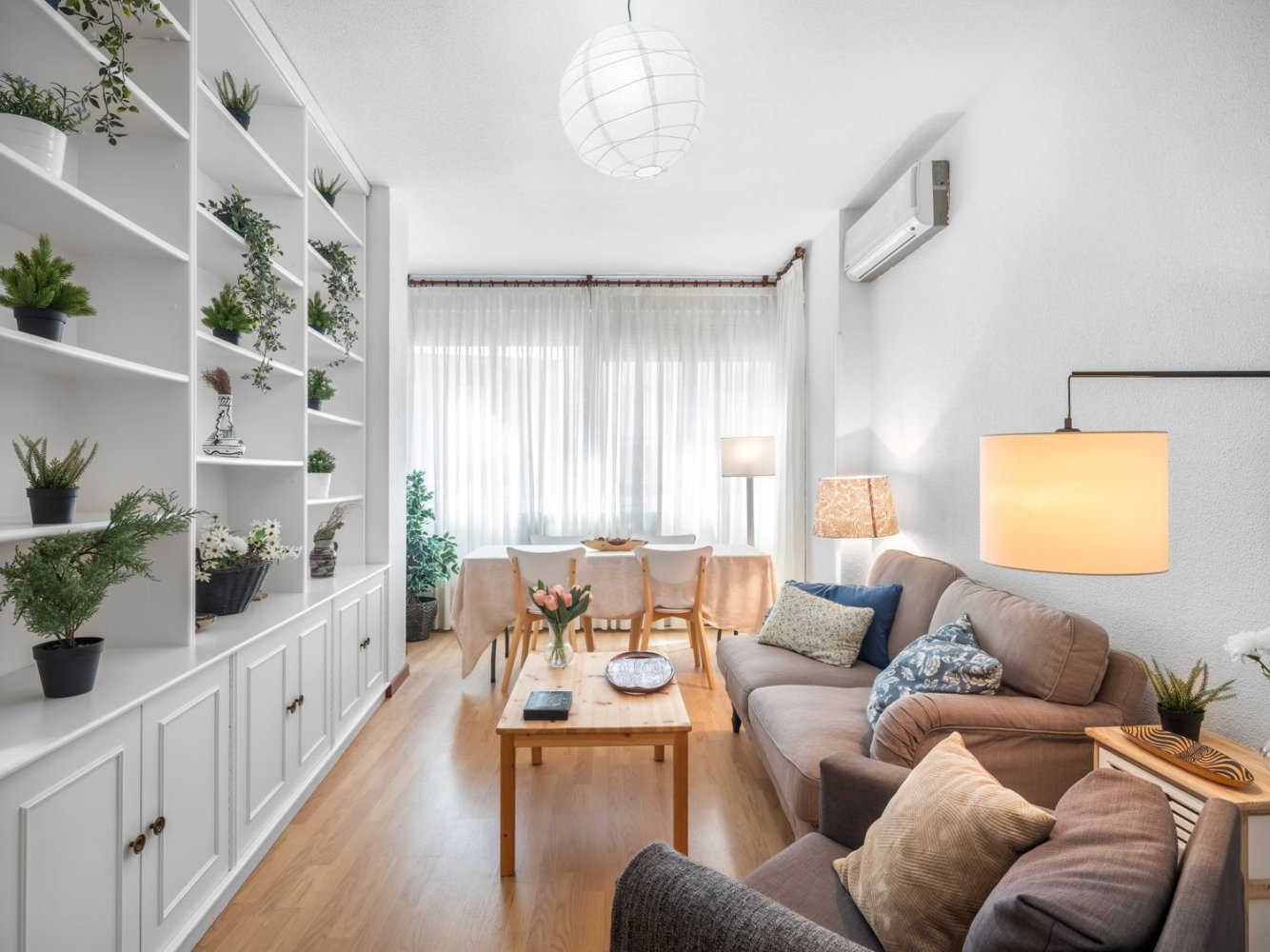 3 bedrooms Apartment in Madrid, Spain No. 200039