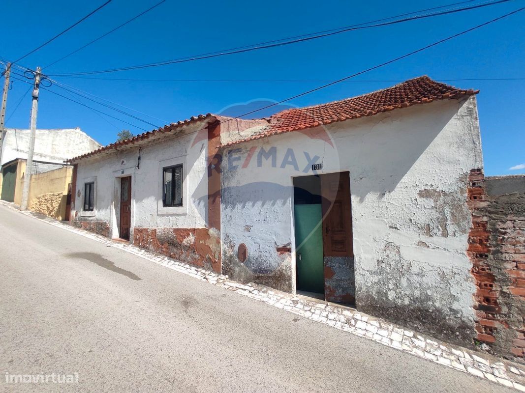 2 bedrooms House in Alcanena, Portugal No. 182166