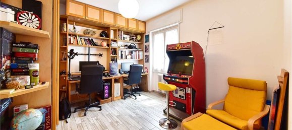 Apartamento de 3 divisões em Cislago, Italy N.º 263484 11