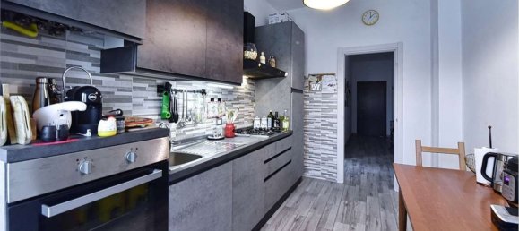Apartamento de 3 divisões em Cislago, Italy N.º 263484 6