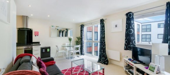 1 bedroom Apartment in Epsom, United Kingdom No. 9753 13