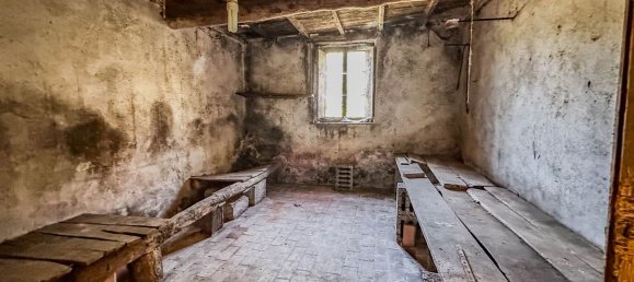 12 rooms House in Fosciandora, Italy No. 148642 37