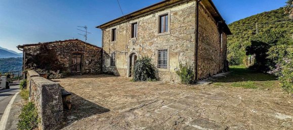 12 rooms House in Fosciandora, Italy No. 148642 50