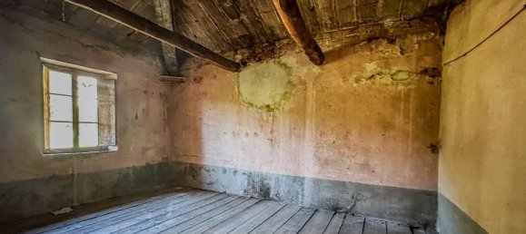 12 rooms House in Fosciandora, Italy No. 148642 19