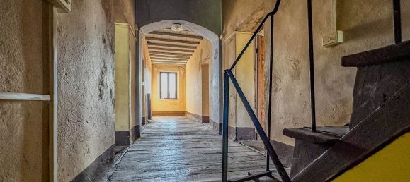 12 rooms House in Fosciandora, Italy No. 148642 24