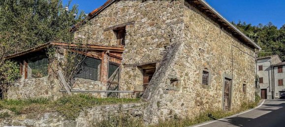 12 rooms House in Fosciandora, Italy No. 148642 6