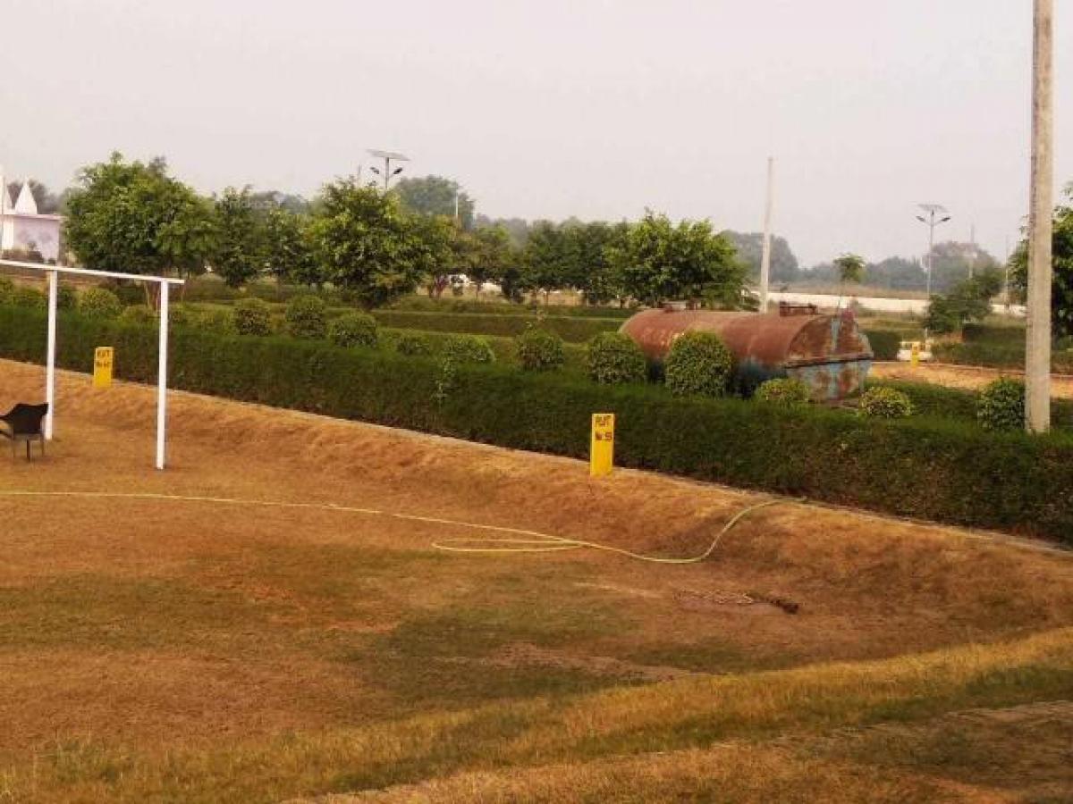  Land in Noida, India No. 65897