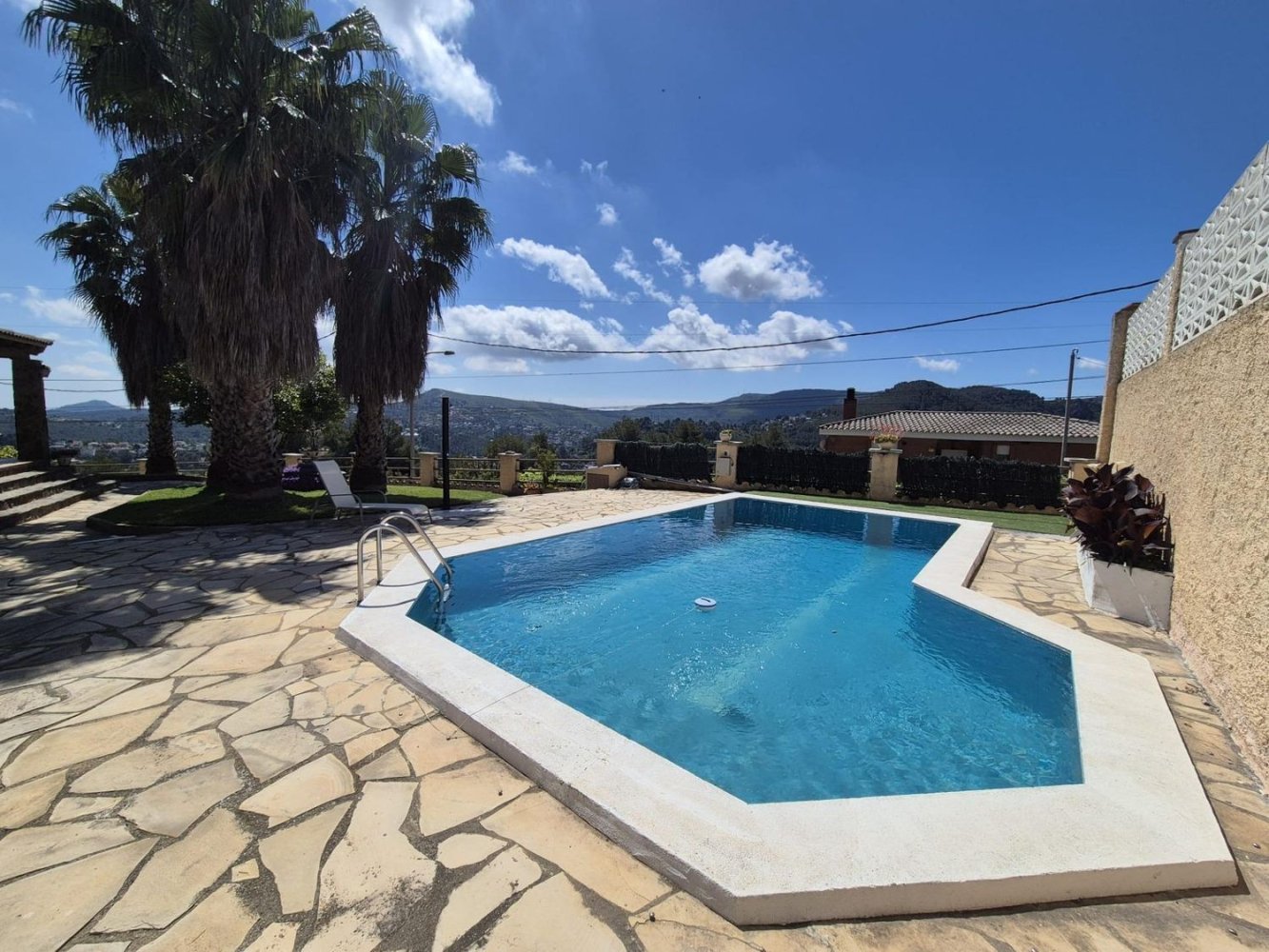 3 bedrooms House in Vallirana, Spain No. 133996