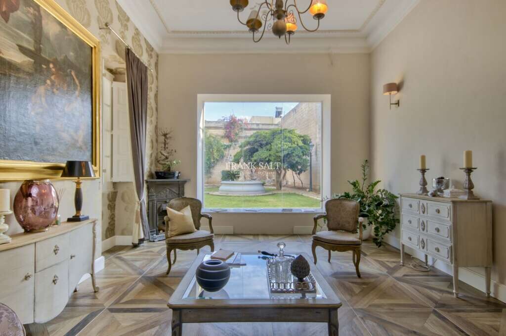 4 bedrooms Townhouse in Sliema, Malta No. 9198