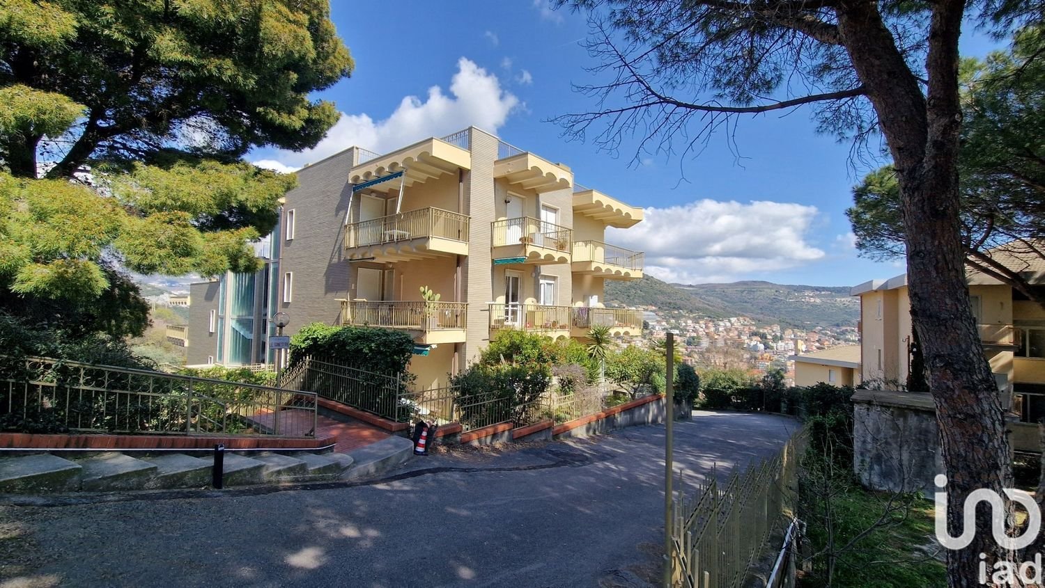 Studio in Pietra Ligure, Italy No. 276000
