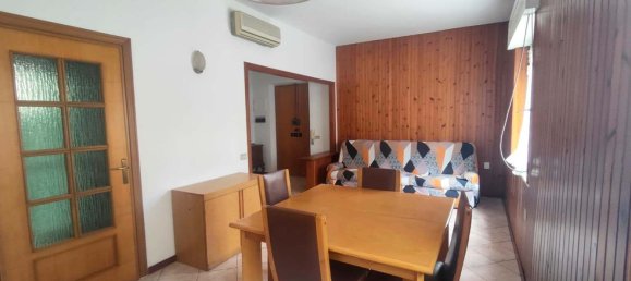 Apartamento de 4 dormitorios en Cagliari, Italy No. 311458 2