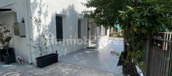 2 bedrooms House in Venice, Italy No. 358600 2