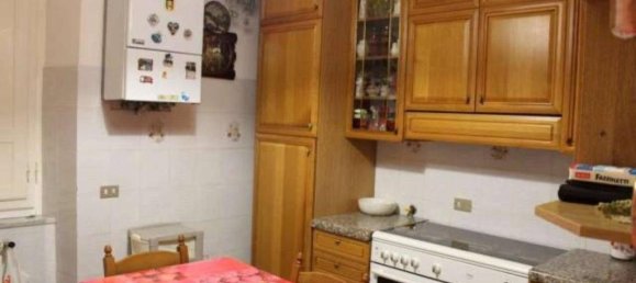 4 rooms Apartment in Carrara, Italy No. 85456 4