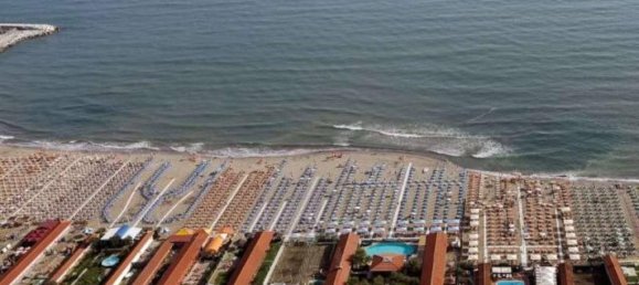 4 rooms Apartment in Carrara, Italy No. 85456 19