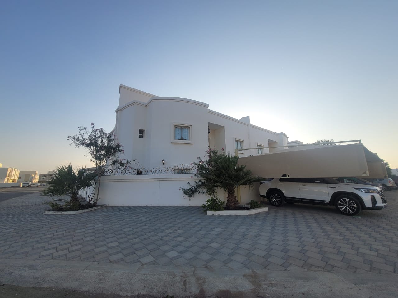 5 bedrooms Villa in Muscat, Oman No. 1096