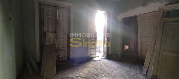 8-Zimmer Haus in Paternò, Italy, Nr. 112016 9