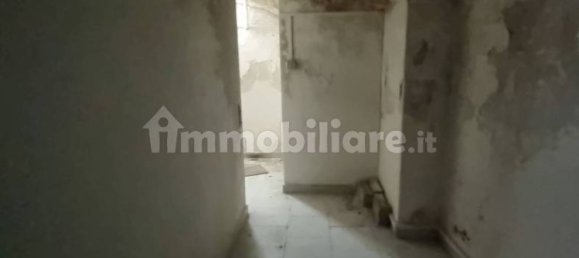 190m² Warehouse in Naples, Italy No. 302098 8