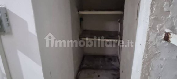 190m² Warehouse in Naples, Italy No. 302098 10