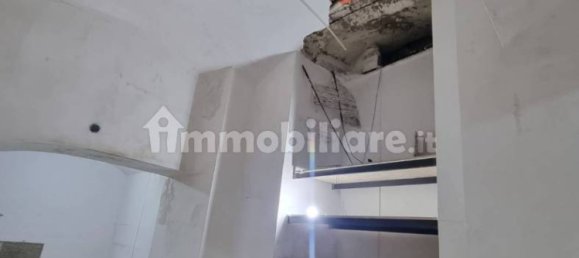 190m² Warehouse in Naples, Italy No. 302098 11