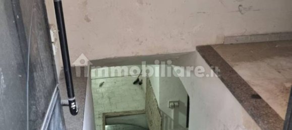 190m² Warehouse in Naples, Italy No. 302098 4