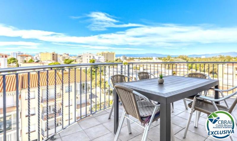 3 bedrooms Penthouse in Roses, Spain No. 214750