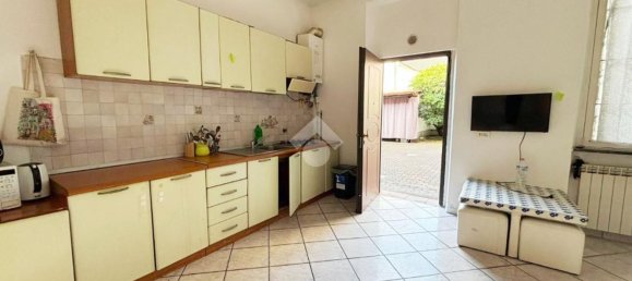 4 bedrooms Apartment in Lissone, Italy No. 329800 9